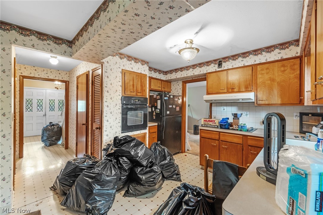 16002 Colletta Lane Cleveland OH 44111