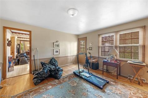 16002 Colletta Lane Cleveland OH 44111