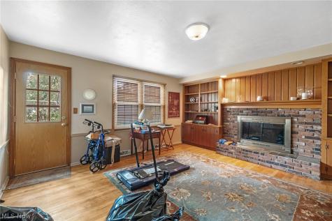 16002 Colletta Lane Cleveland OH 44111