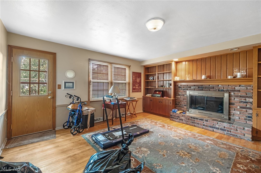 16002 Colletta Lane Cleveland OH 44111