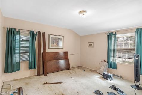 16002 Colletta Lane Cleveland OH 44111