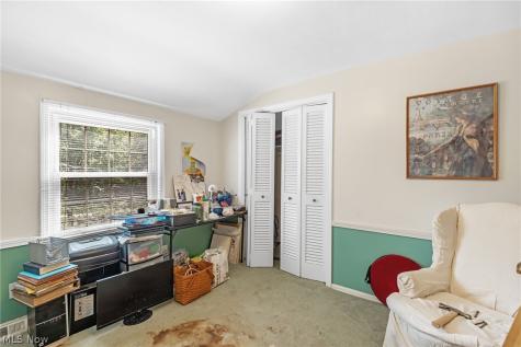 16002 Colletta Lane Cleveland OH 44111