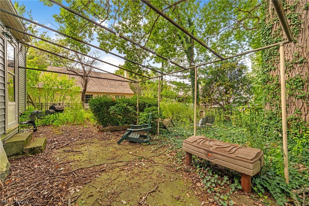 16002 Colletta Lane Cleveland OH 44111
