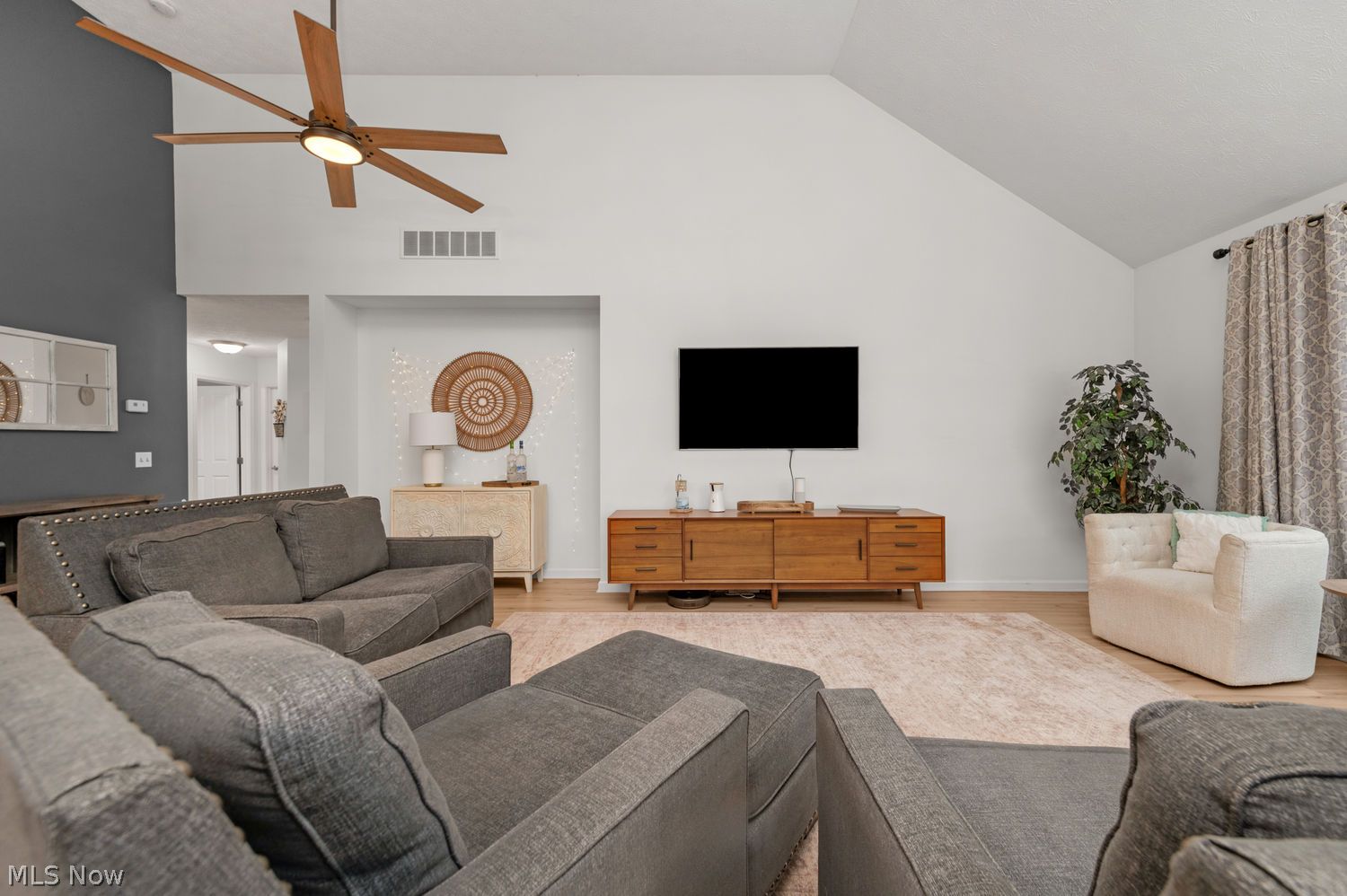 464 Winward Lane Brunswick OH 44212