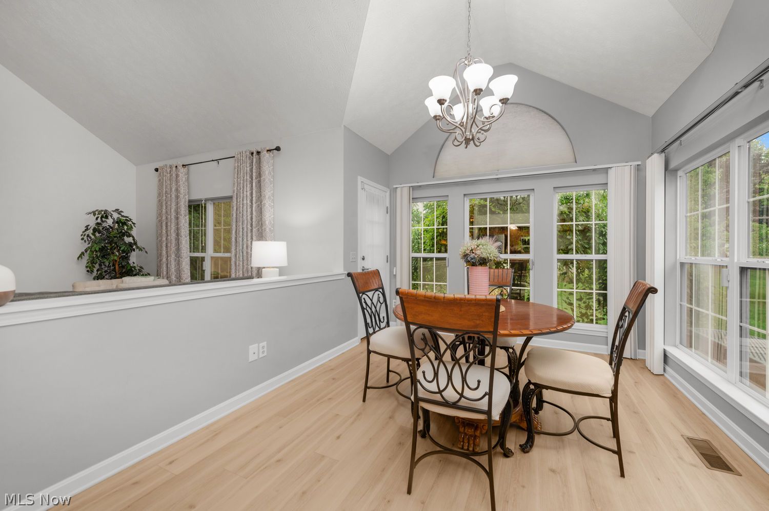 464 Winward Lane Brunswick OH 44212