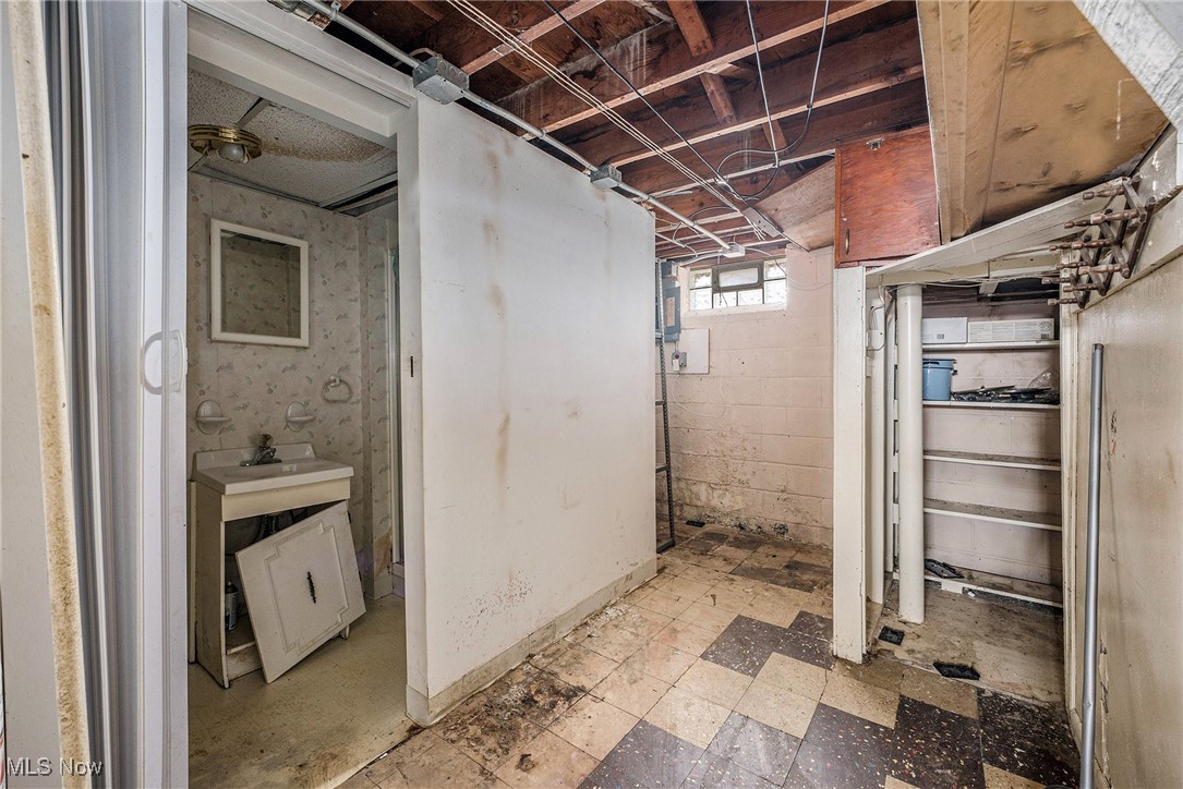 21170 Wilmore Avenue Euclid OH 44123