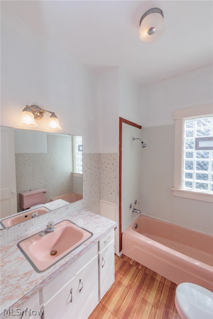 110 Courtland Street Wellington OH 44090