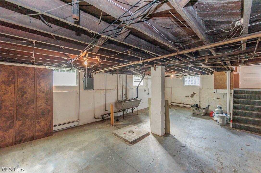 110 Courtland Street Wellington OH 44090