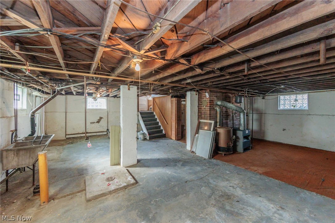 110 Courtland Street Wellington OH 44090