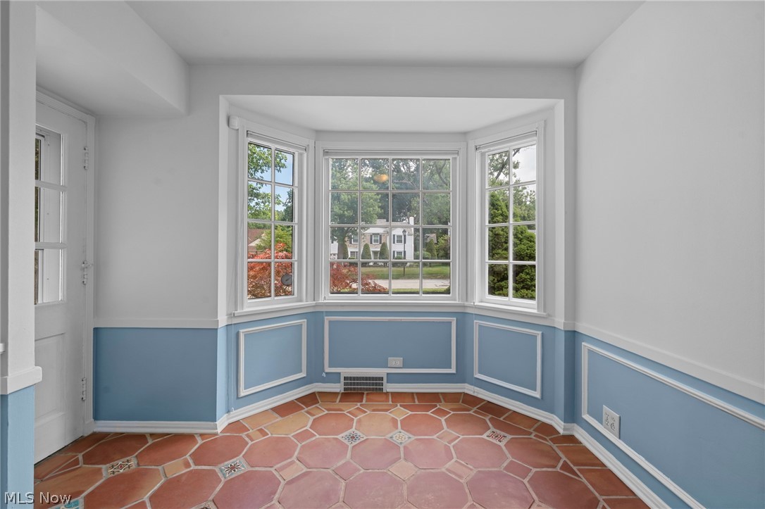 1460 Burlington Road Cleveland Heights OH 44118