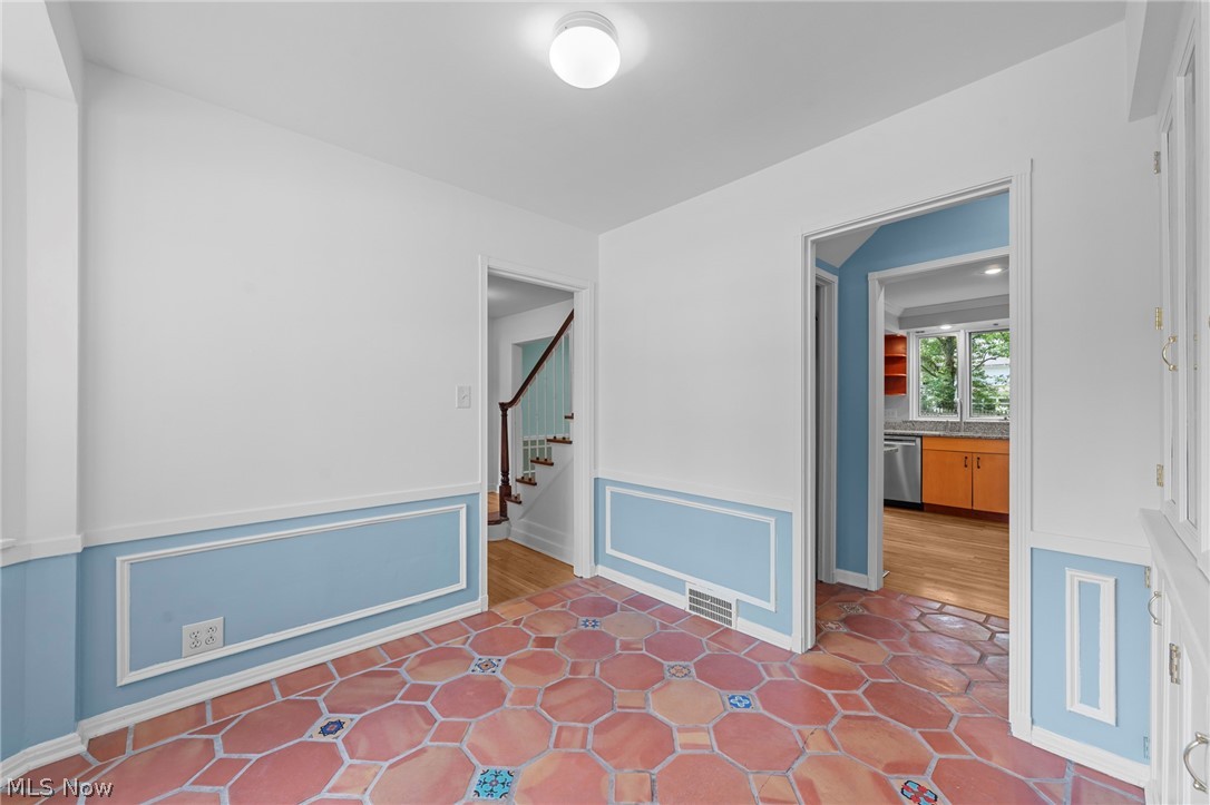 1460 Burlington Road Cleveland Heights OH 44118