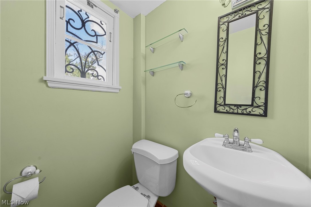 1460 Burlington Road Cleveland Heights OH 44118