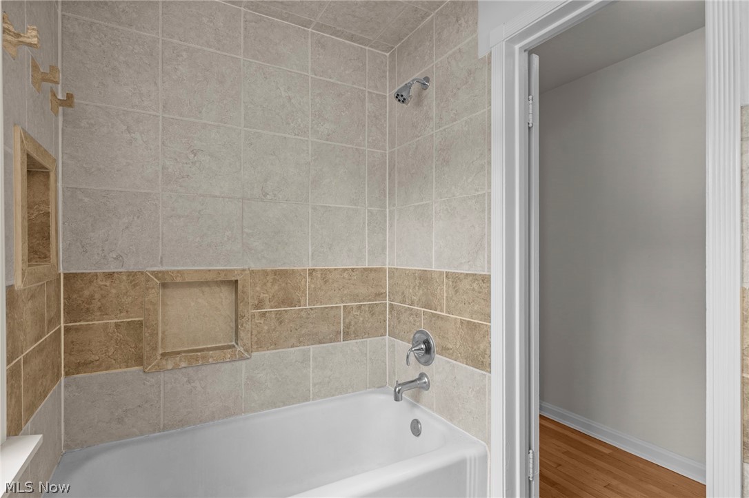 1460 Burlington Road Cleveland Heights OH 44118