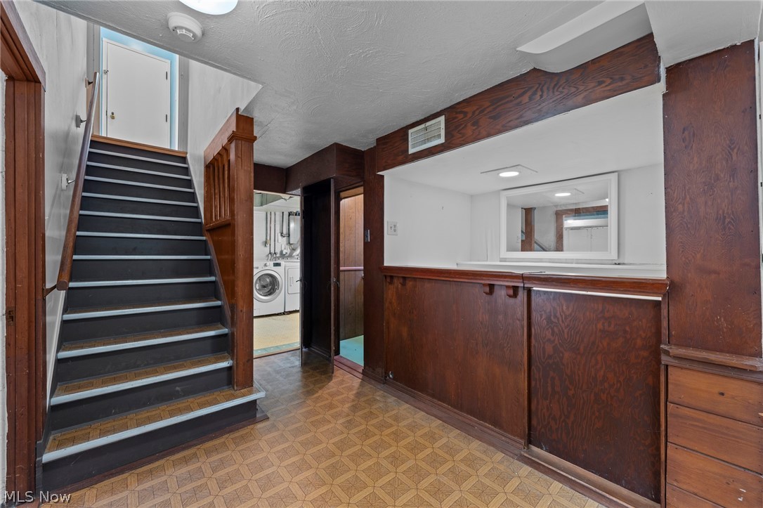 1460 Burlington Road Cleveland Heights OH 44118