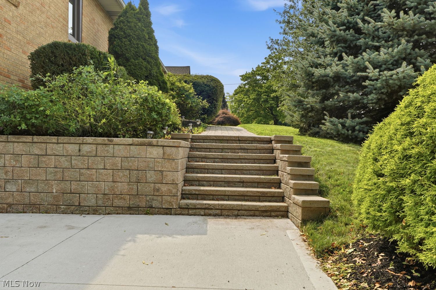4950 E Pleasant Valley Road E Seven Hills OH 44131