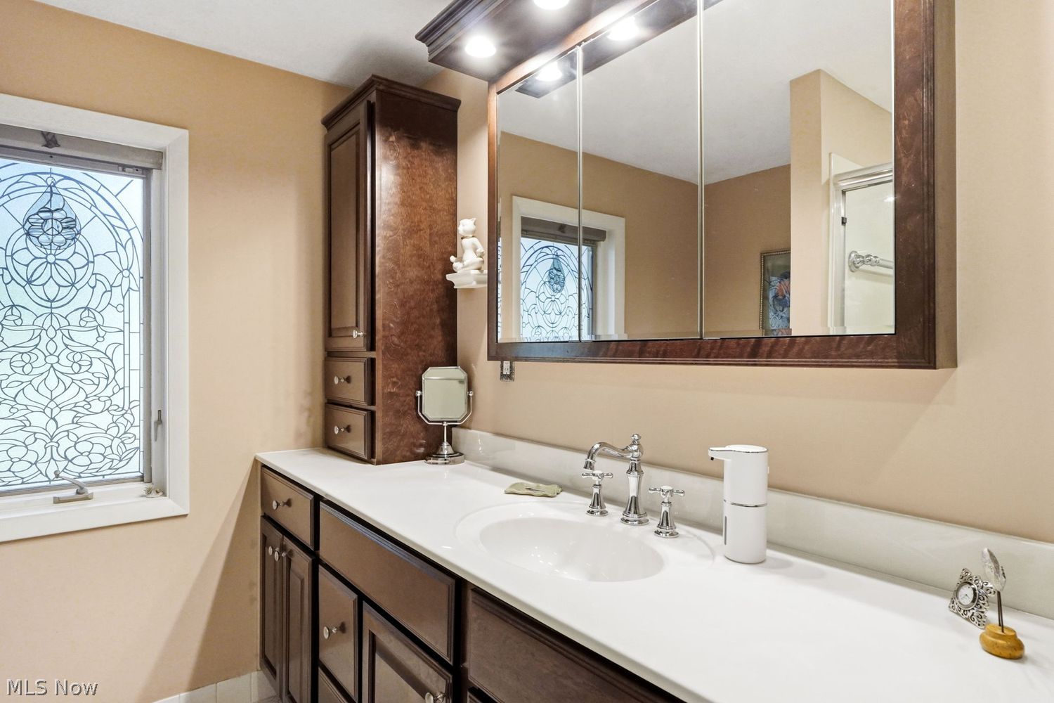 4950 E Pleasant Valley Road E Seven Hills OH 44131