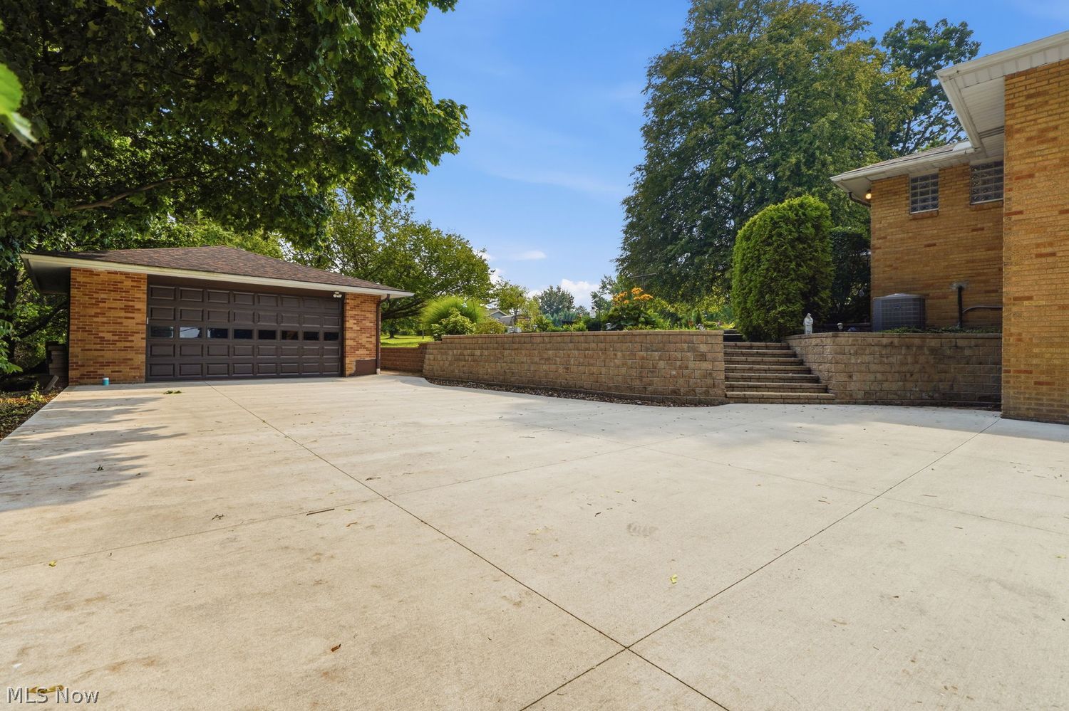 4950 E Pleasant Valley Road E Seven Hills OH 44131