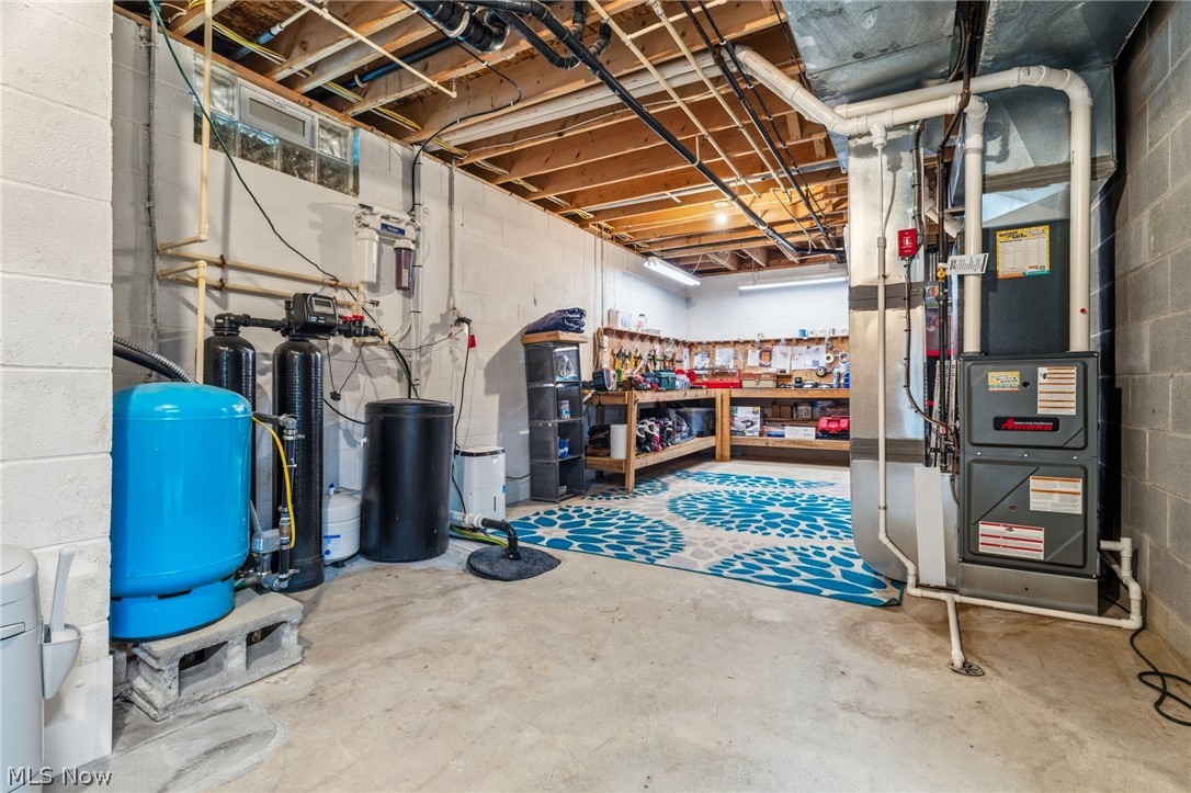 5893 Noel Street Louisville OH 44641