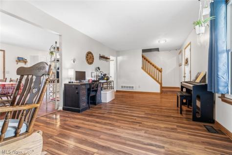 5893 Noel Street Louisville OH 44641