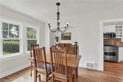 348 Lake Forest Drive Bay Village OH 44140