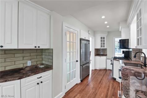 348 Lake Forest Drive Bay Village OH 44140