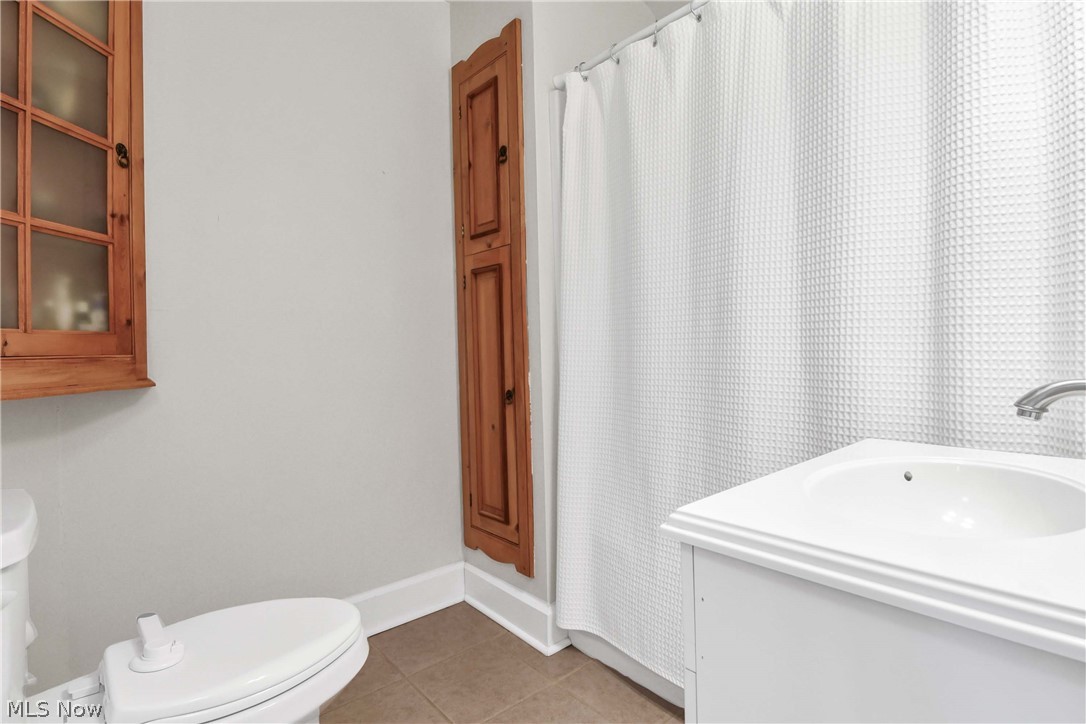 348 Lake Forest Drive Bay Village OH 44140