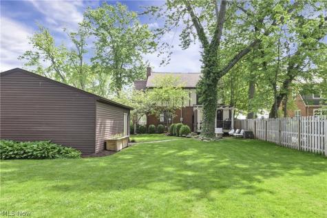 348 Lake Forest Drive Bay Village OH 44140