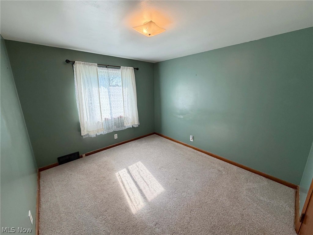 4284 Swallen Avenue Louisville OH 44641