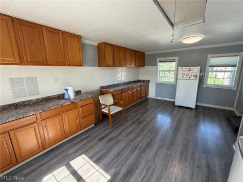 4284 Swallen Avenue Louisville OH 44641