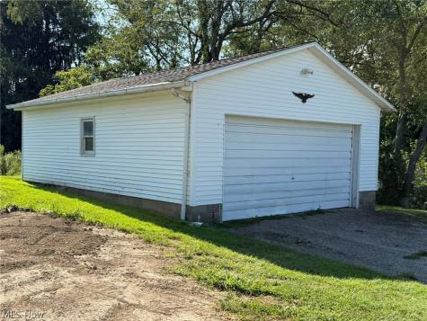 4284 Swallen Avenue Louisville OH 44641