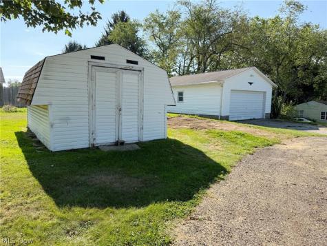 4284 Swallen Avenue Louisville OH 44641