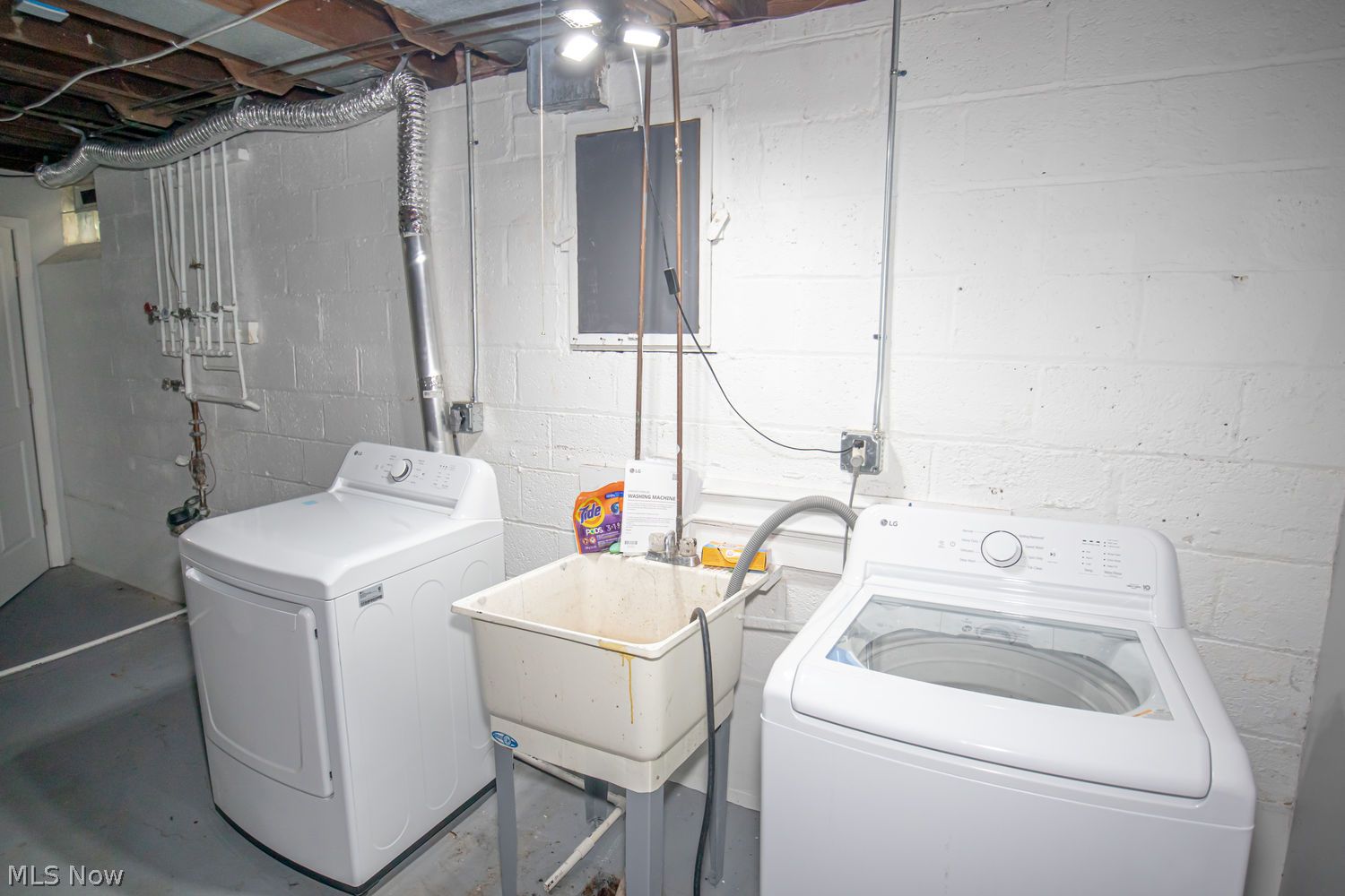 1107 Brandon Road Cleveland OH 44112