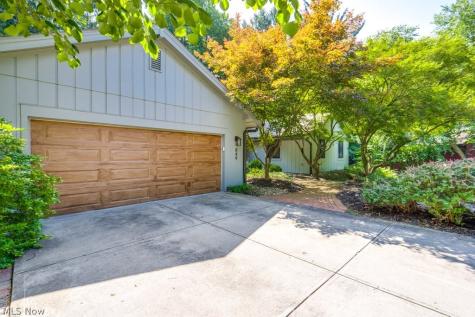 849 Pine Cone Oval Sagamore Hills OH 44067