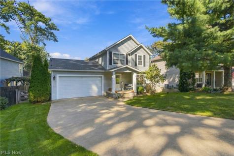 3704 N Viona Drive Akron OH 44319