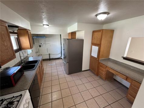 1882 Paul Drive Brunswick OH 44212