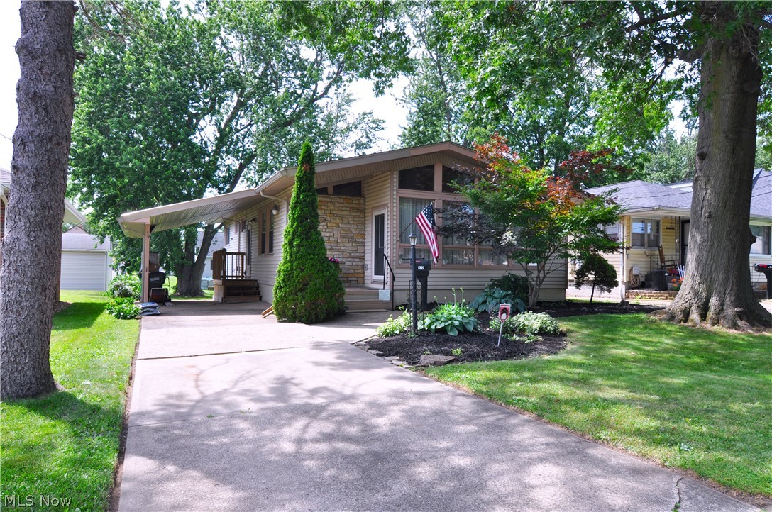 172 27th Street NW Barberton OH 44203