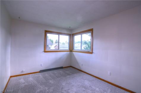 172 27th Street NW Barberton OH 44203