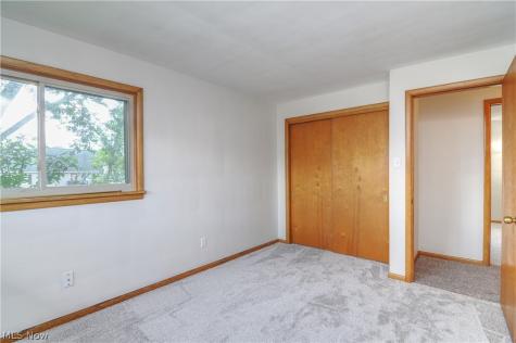 172 27th Street NW Barberton OH 44203