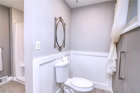 172 27th Street NW Barberton OH 44203