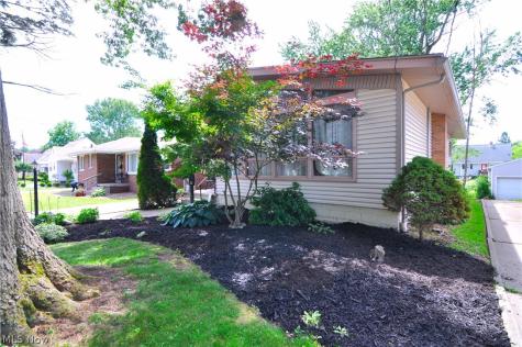 172 27th Street NW Barberton OH 44203