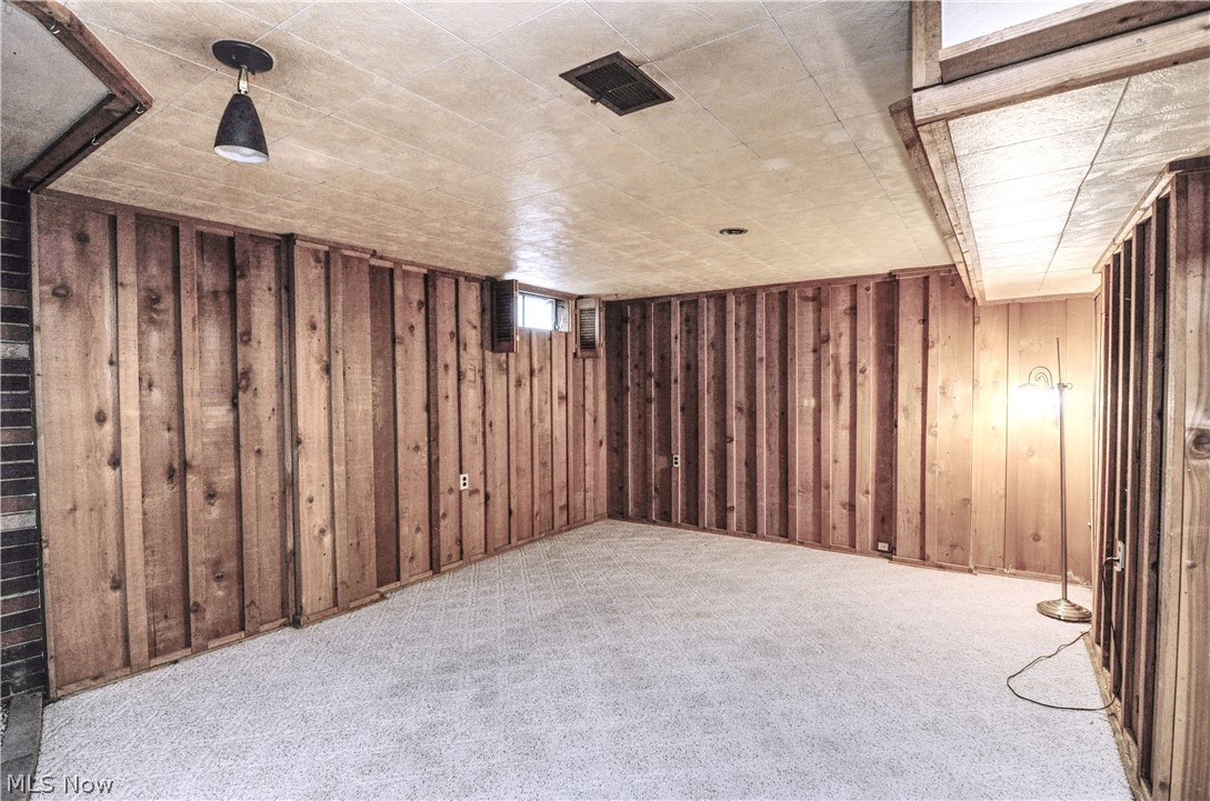 172 27th Street NW Barberton OH 44203