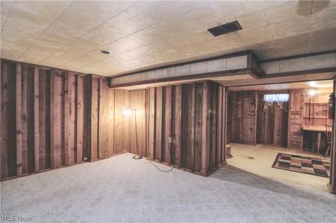 172 27th Street NW Barberton OH 44203