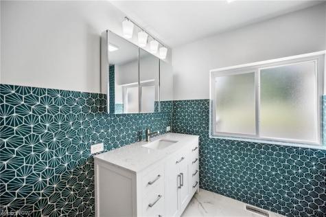 28300 Aurora Road Solon OH 44139