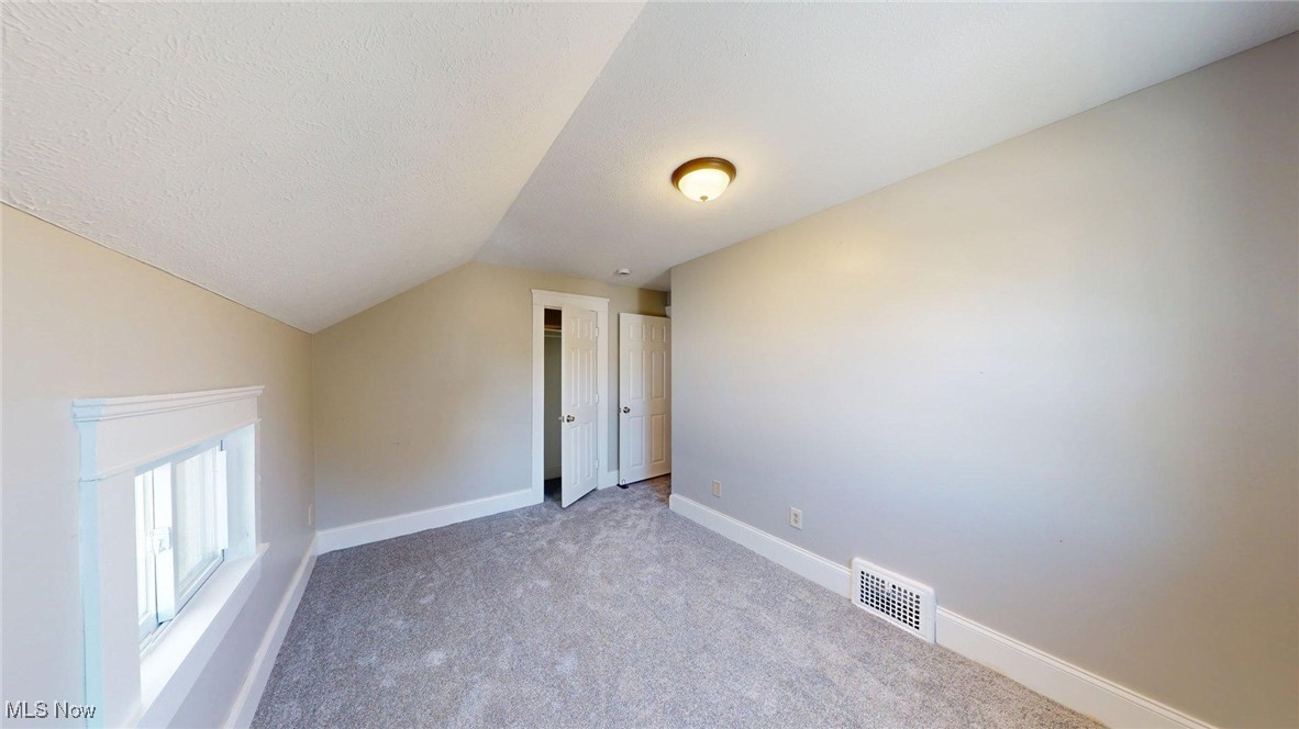 3043 W 105th Street Cleveland OH 44111