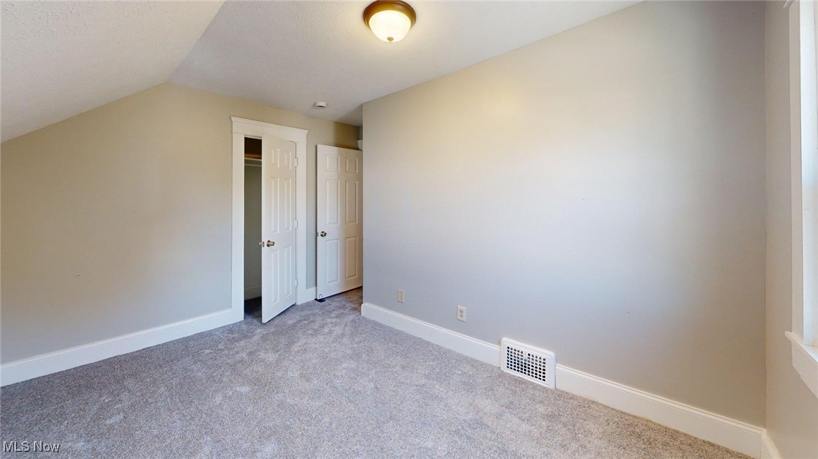 3043 W 105th Street Cleveland OH 44111