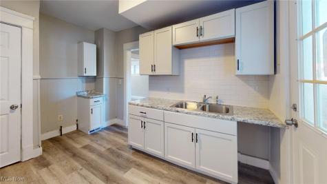 3043 W 105th Street Cleveland OH 44111