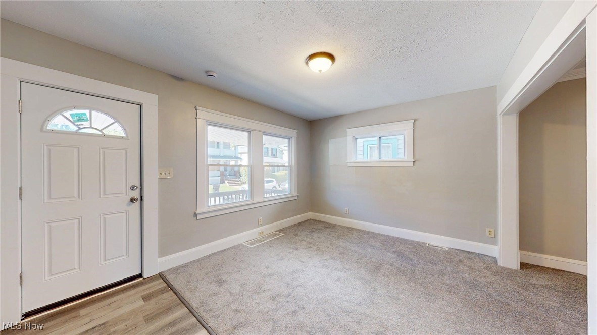 3043 W 105th Street Cleveland OH 44111