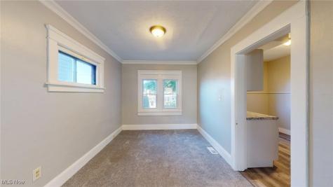 3043 W 105th Street Cleveland OH 44111