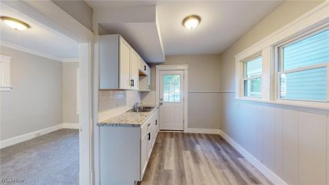 3043 W 105th Street Cleveland OH 44111