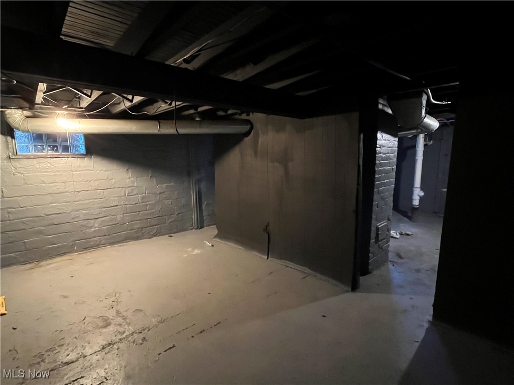 3043 W 105th Street Cleveland OH 44111